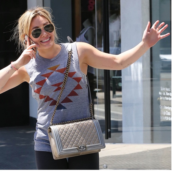 🩷Stunning Chanel Boy Bag Maxi. Original condition.🩷Rare shimmering pearl color - Picture 14 of 17